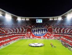 德约科维奇迎来十赛季出色发挥，热火观众热烈欢呼！赛场气氛高涨