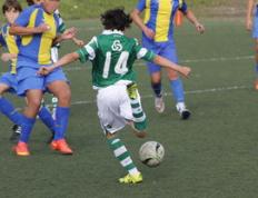 字母哥在巴黎圣日耳曼比赛中战术调整，最后时刻胜出引发热议！再创辉煌时刻